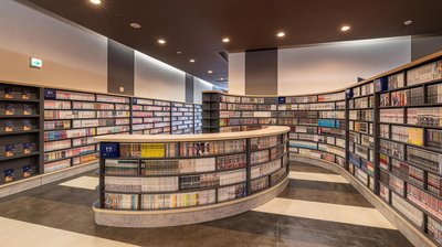 Quintessa Hotel Fukuoka watanabedori Comic&Books