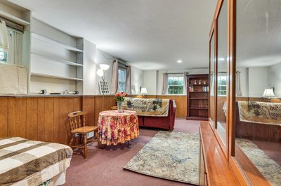 2 Mi to NYC Train: WFH-Friendly Greenwich Apt!