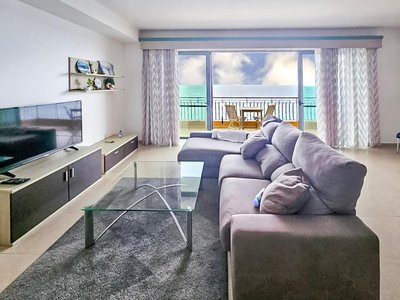 Large Seafront 3-Bedroom Apartment in Sliema with Stunning Views and Parking SV 5