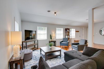 Peaceful Country Apt: Extended Stays Welcome!