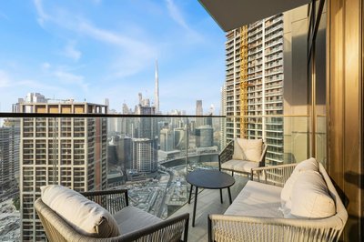 Burj Khalifa View 1BR with Pool & Gym