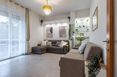 SanSiro75 large three-rooms apartment with private garage
