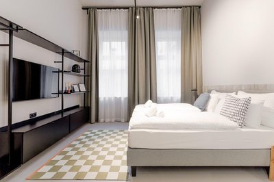 Boutique Design Studios in Vienna Center, Walk to Karlsplatz, Opera