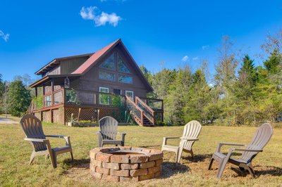 Hike & Unwind, Peaceful Wooded Retreat in Newport