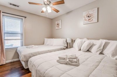 Crimson Creek Stayhouse