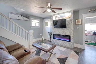 Modern and Convenient! Group Stay in Highland Square