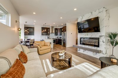 4 Mi to Dtwn Greenville: Group-Ready Home w/ Yard