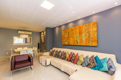 Copacabana Space - Style and comfort for big groups by the beach!