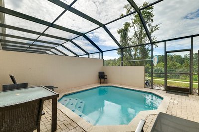 Family-Friendly Resort Getaway: 5 Mi to Disney!
