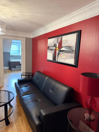 Downtown Gem 2BR Tub Parking