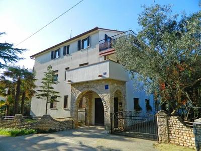 Apartments Dora