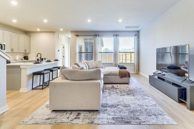 < 2 Mi Kalahari & Dell Diamond! Modern Townhome