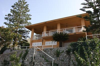 Lomarchi Holiday Home