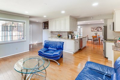 5 Mi to Lake Accotink Park Modern Home with Yard