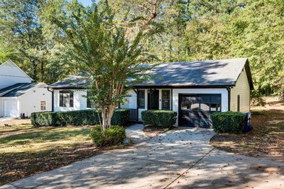 6 Mi to Marietta Square: Family Retreat w/ Yard!