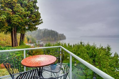 Steps to Beach: Scenic Escape in Port Orchard!