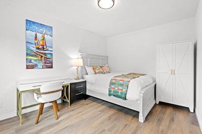 Premium Queen Room Private Ensuite Bright