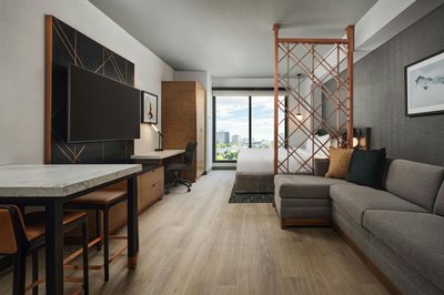 Apiary Hotel Belleview Station