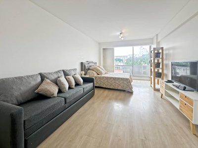 Comfortable Studio with Balcony and Excellent Location