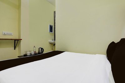 SPOT ON SRI KARTHIK GRAND INN