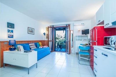 Vacanze Da Giuly With Shared Pool - Happy Rentals