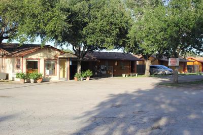 Lakeside inn & suites by OYO Mathis I 37