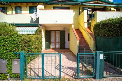 Ground-floor haven just 350mt from the beach