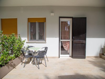 Great accommodation with a lovely patio