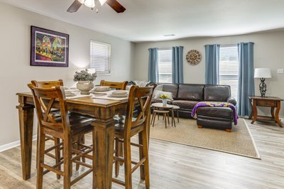 1 Mi to LSU, Tiger Stadium! Lovely Home w/ Parking