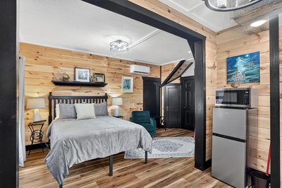 Downtown Rustic KY Retreat, Columbia House Unit B