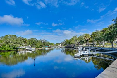 Relax on the Grand River! Bright Waterfront Home