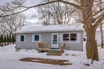 2 Mi to CMU! Quaint Bungalow w/ Fenced Backyard