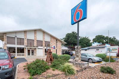 Motel 6 Boerne TX