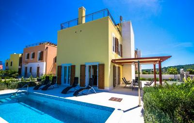 Villa Yellow