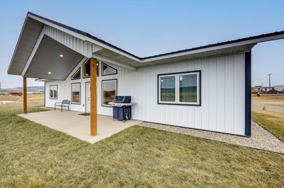 New-Build, Mtn-View White Sulphur Springs Home!