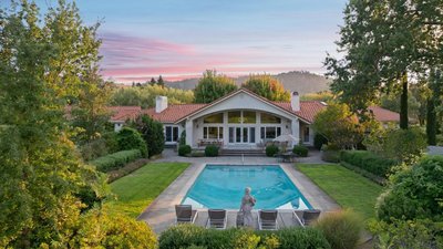 Lawndale Manor by AvantStay
