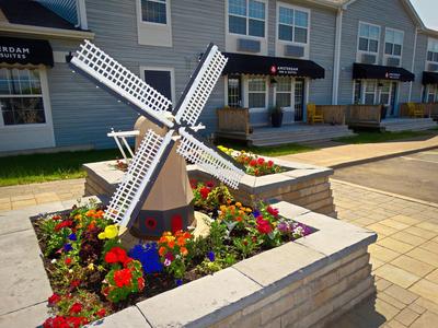 Amsterdam Inn & Suites, an Ascend Collection Hotel