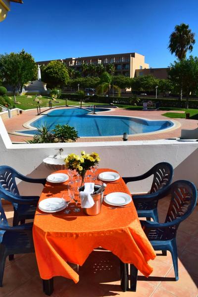 Townhouse 700m from Sao Rafael Beach