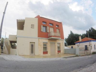 Arapakis Apartment