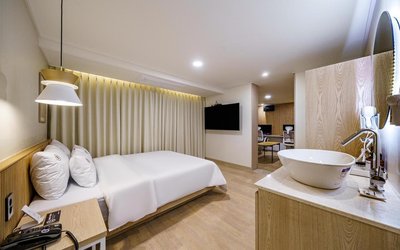 Daejeon Brown Dot Wolpyeong