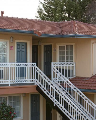 Howard Johnson By Wyndham Berkeley