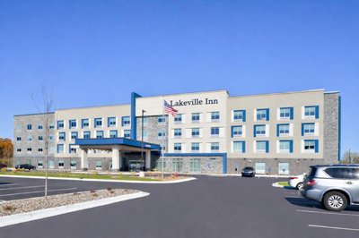 Lakeville Inn