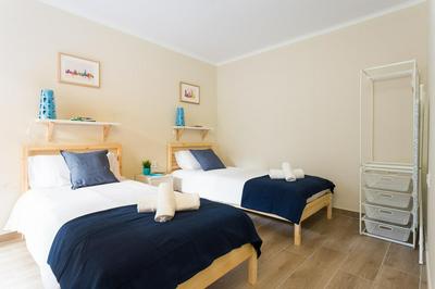 Contemporary Apartment Near Camp Nou and Fira Barcelona