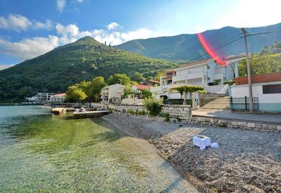 Step to Kotor bay St-oliv