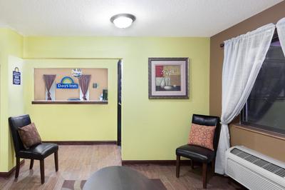 Econo Lodge Inn & Suites Yankton