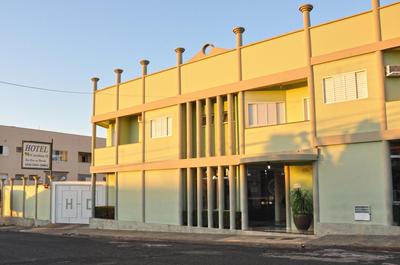 Hotel Carolina 2 - próximo a Universidade de Uberaba uniube - ao Aeroporto Fórum De uberaba - hospital Mario Palmeirio ao Hospital São Marcos e hospital Re