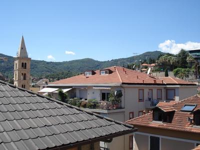 Otto - Bilocale ad Alassio