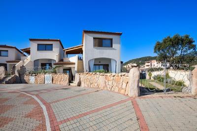 Le Maree Apartments