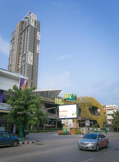 Grand Leo Hotel
