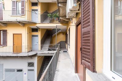 GuestHost - Porta Garibaldi White Flats